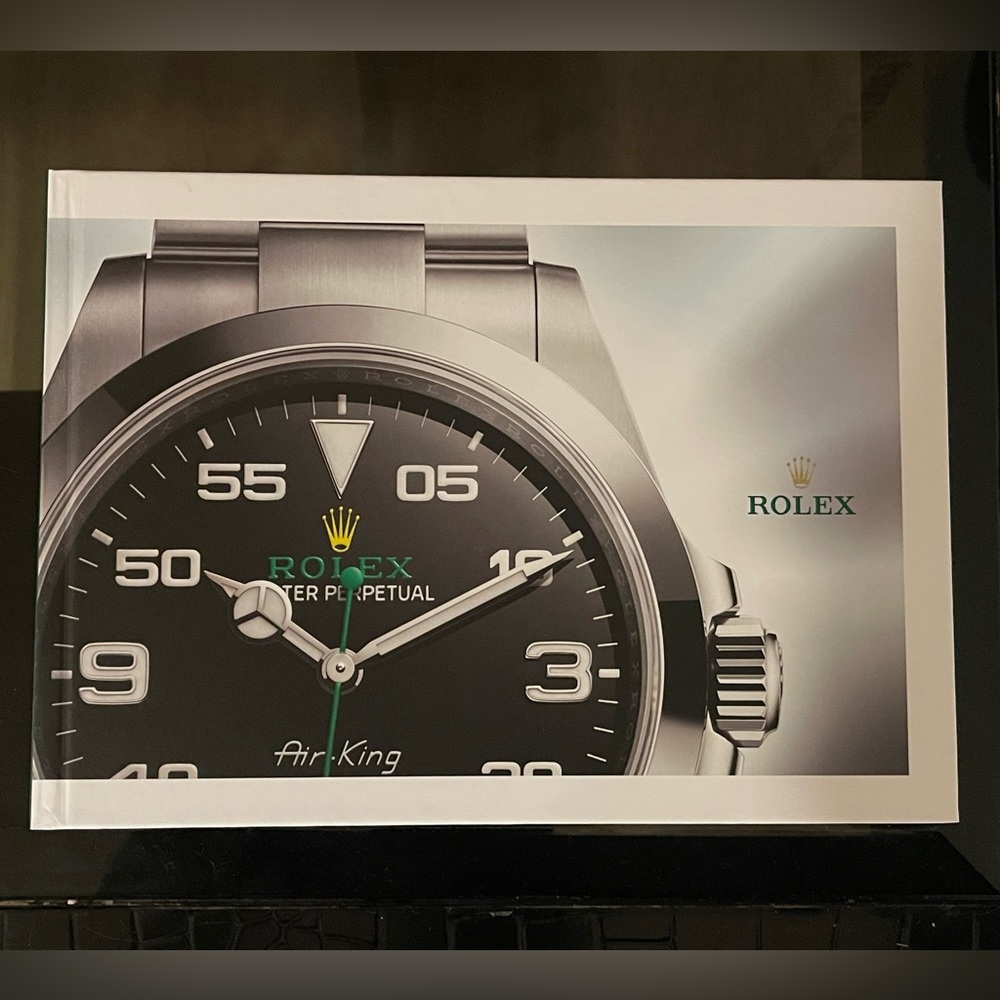 BOUTIQUE ROLEX 2022-2023 WATCH COLLECTIONS 242 PAGE CATALOG HARDBACK BOOK
